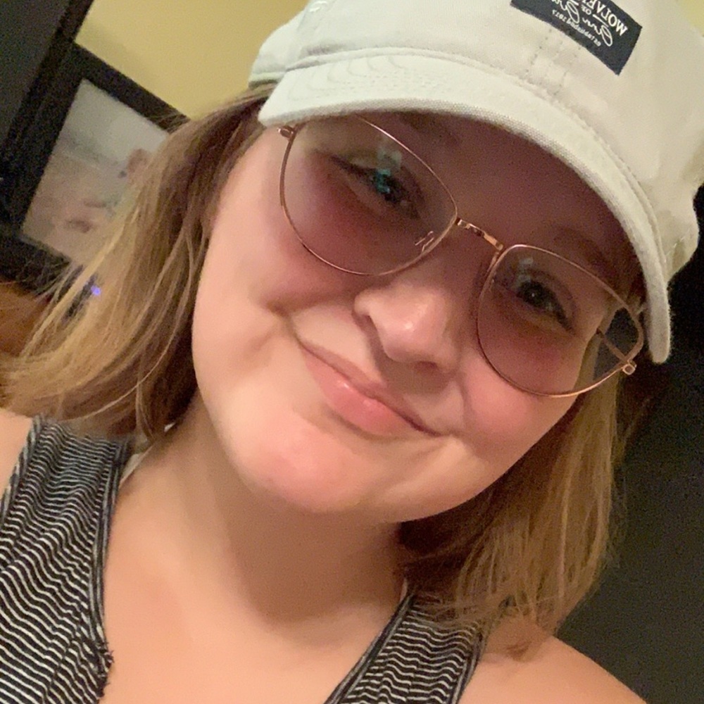 Meet your Posher, Rebecca